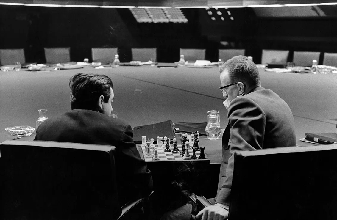 Kubrick playing chess on the set of Strangelove.